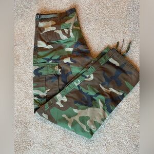 Men's Camo Cargo Pants - Green Woodland Camouflage